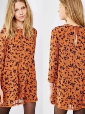 Kimchi Blue Rust Orange Floral Shift Dress